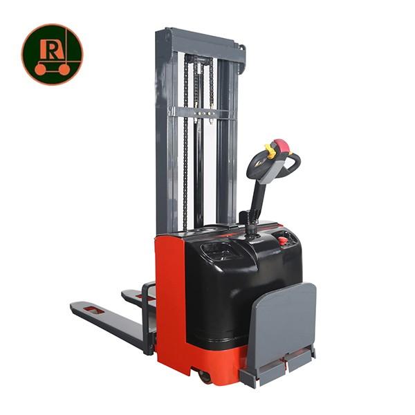 Electric stacker truck pallet lift stacker capacity 5000 kg fully electric forklift in warehouse